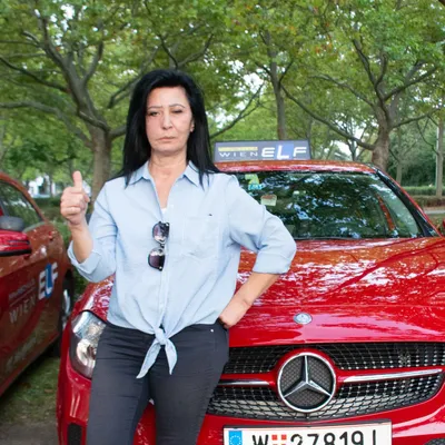 Ayda Ö., Fahrlehrerin der Fahrschule Wien Elf